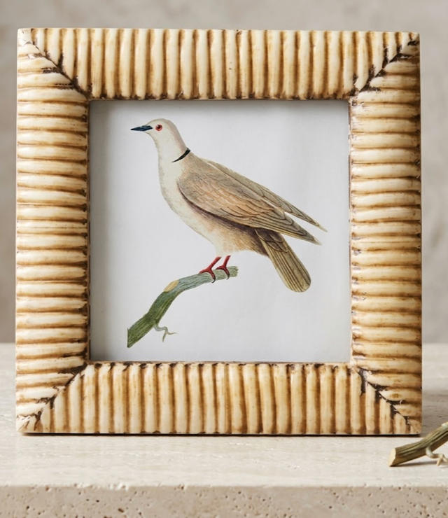 RIBBED PHOTO FRAME - 4"x4"