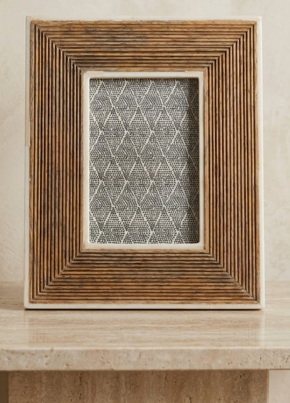 BONE BORDER PHOTO FRAME