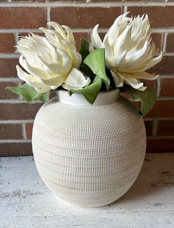 EARTHY TEXTURED VASE