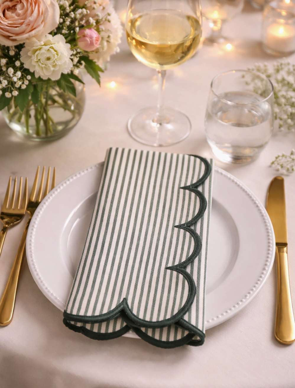 GREEN AND WHITE STRIPED SCALOP NAPKIN
