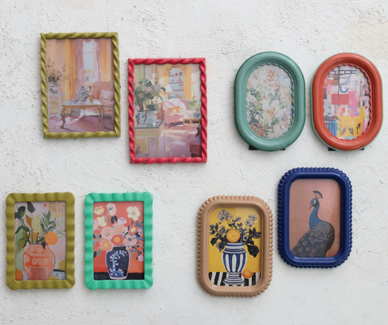 VIBRANT PICTURE FRAME